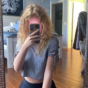 🙂 tie sleeves shirt